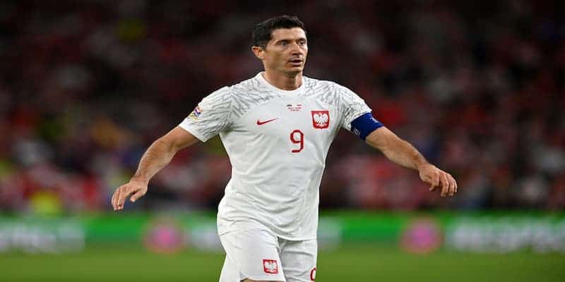 Robert Lewandowski gây thất vọng khi sút hỏng phạt đền